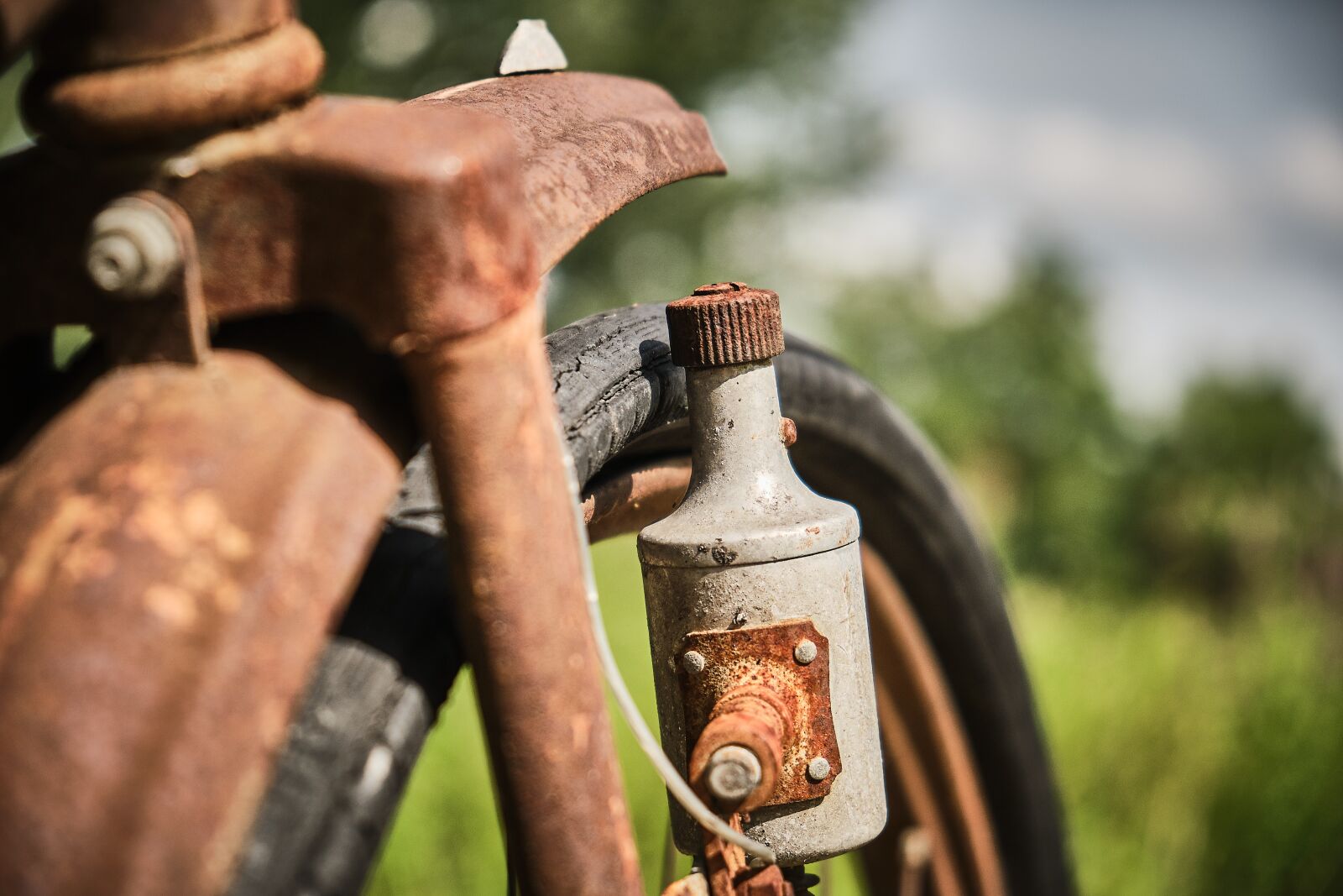 Fujifilm XF 18-55mm F2.8-4 R LM OIS sample photo. Dynamo, rust, old photography