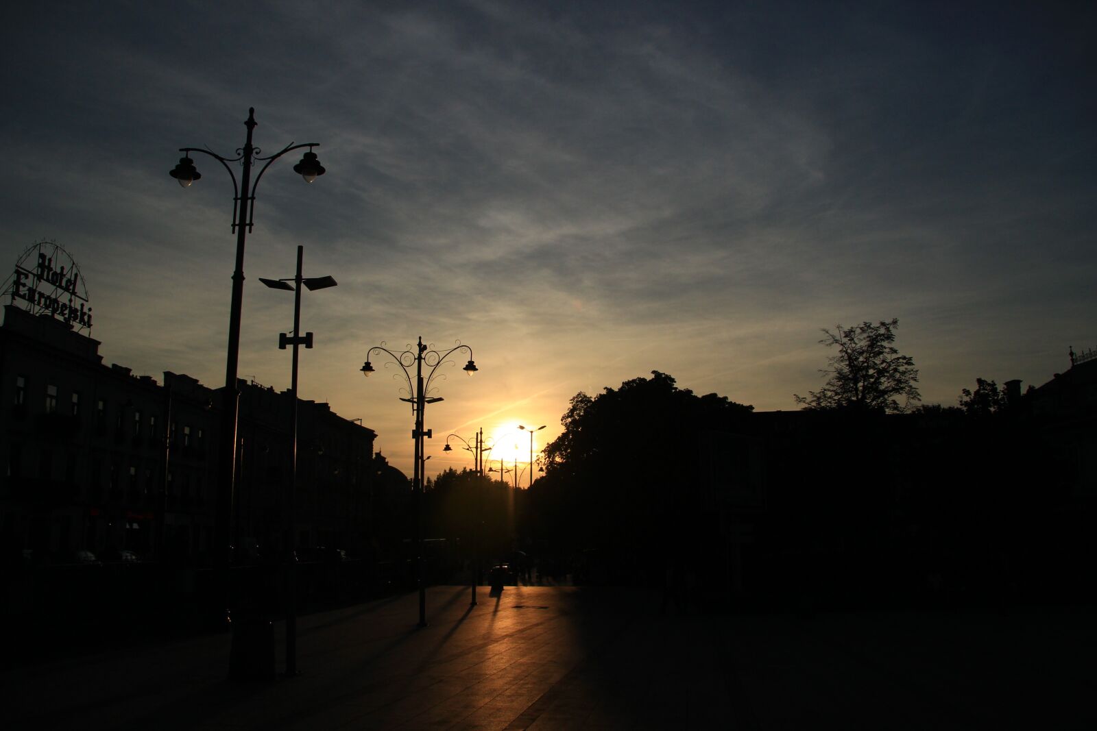 Canon EOS 100D (EOS Rebel SL1 / EOS Kiss X7) sample photo. Sunset, kraków, twilight photography