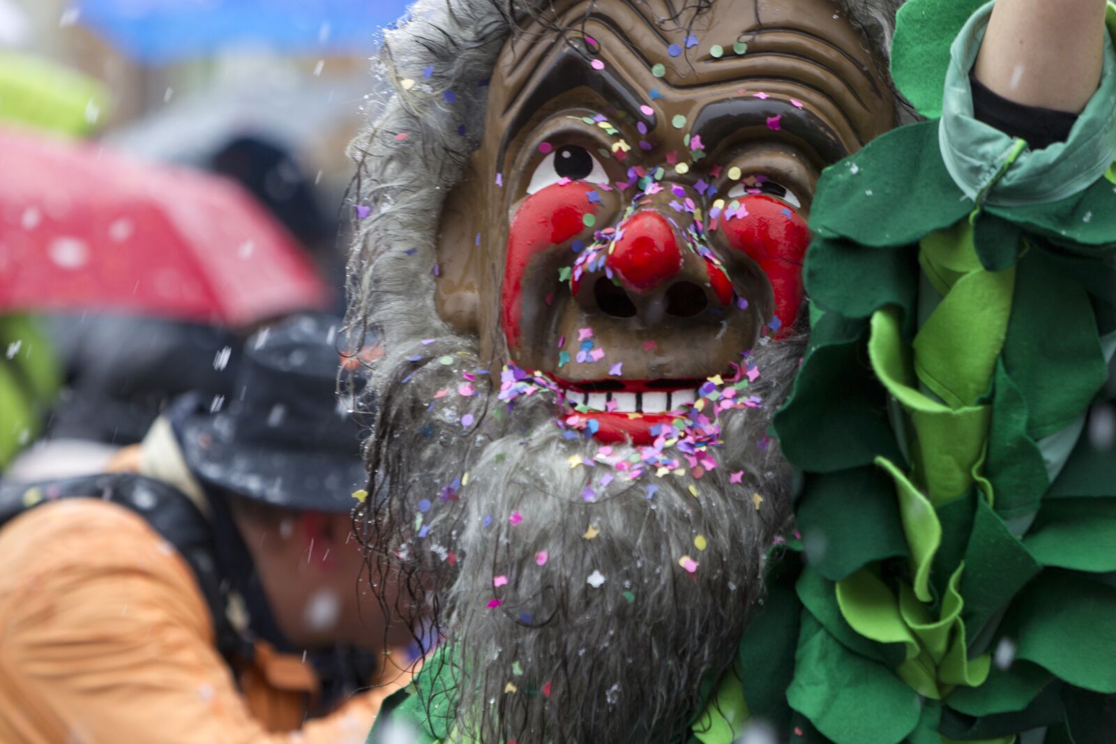 Canon EOS-1D Mark IV + Canon EF 70-200mm F2.8L IS USM sample photo. Mask, carnival, plaster mask photography