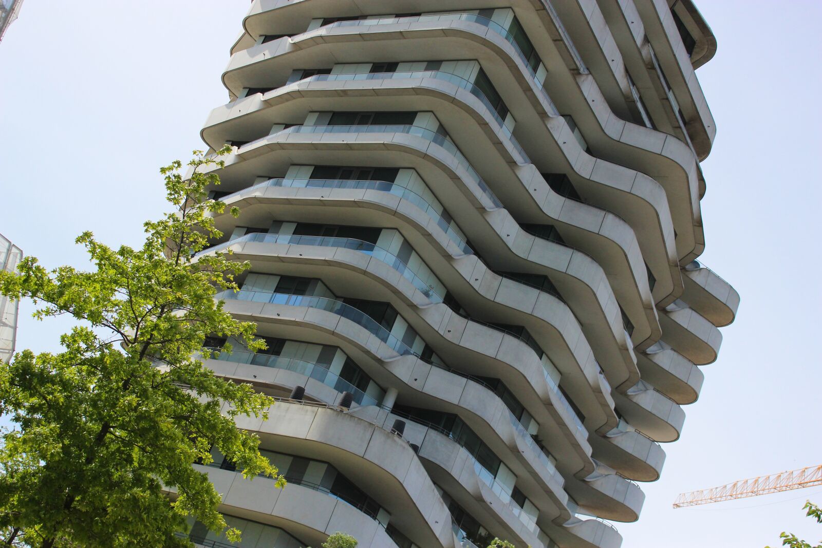 Canon EOS 600D (Rebel EOS T3i / EOS Kiss X5) sample photo. Building, modern, architecture photography