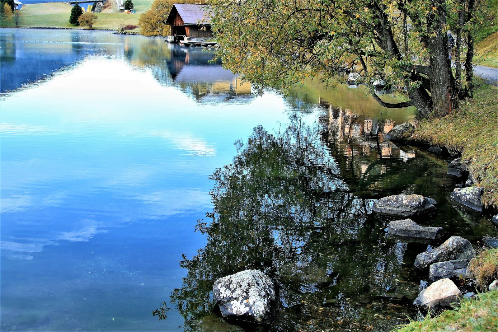 Canon EOS 400D (EOS Digital Rebel XTi / EOS Kiss Digital X) sample photo. Lake, the water, reflection photography