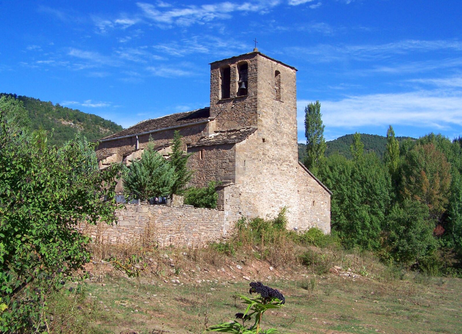 Kodak Z740 ZOOM DIGITAL CAMERA sample photo. Church, romane, spain photography