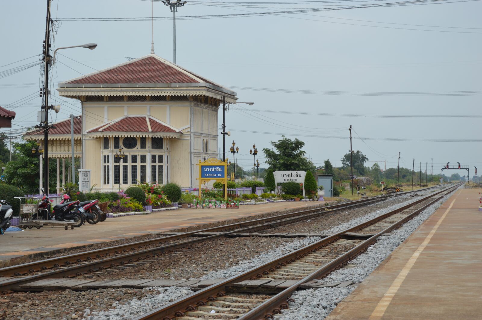 Nikon D3200 sample photo. Thailand, train, rails photography