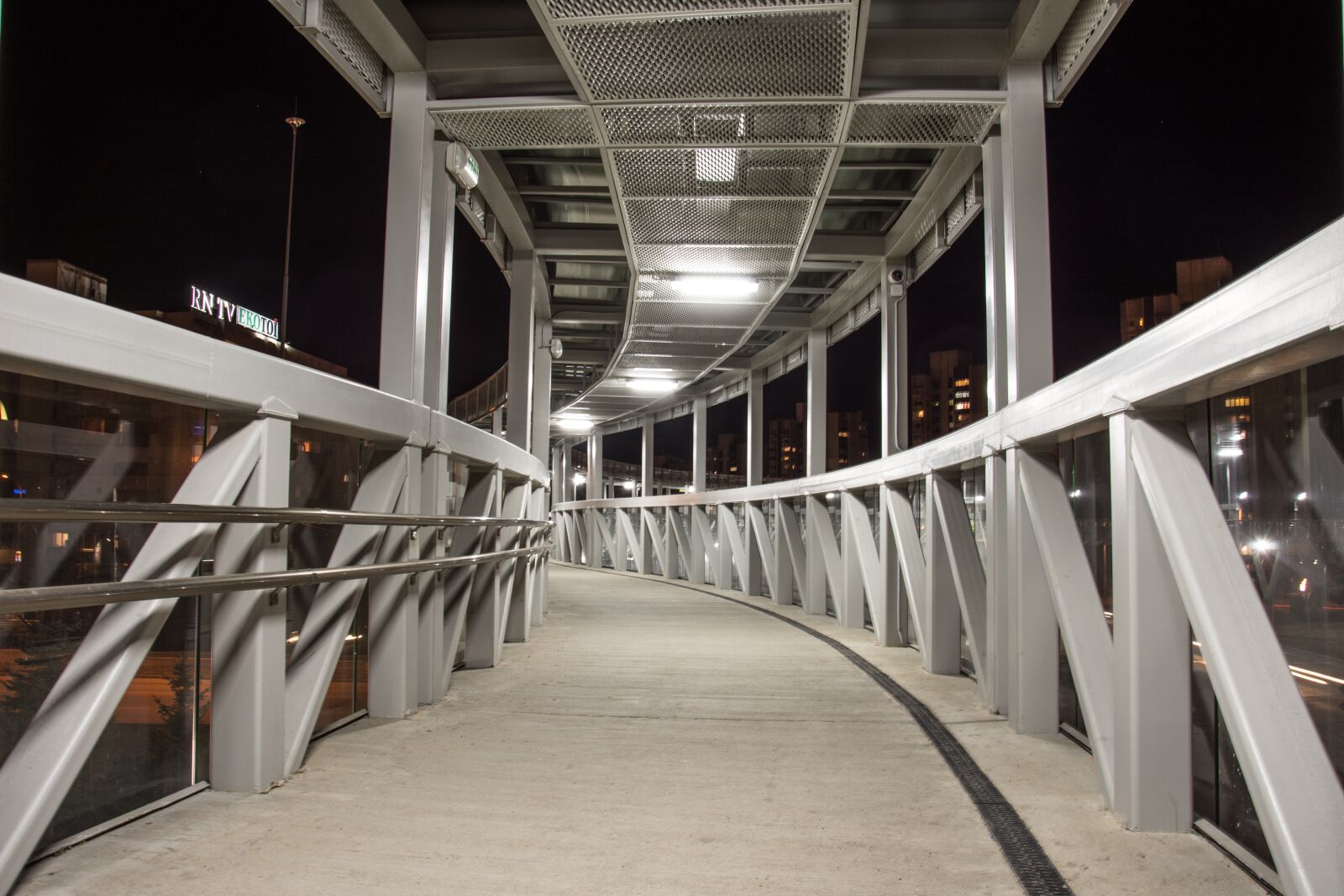 Nikon D7200 sample photo. Urban, walk, people photography