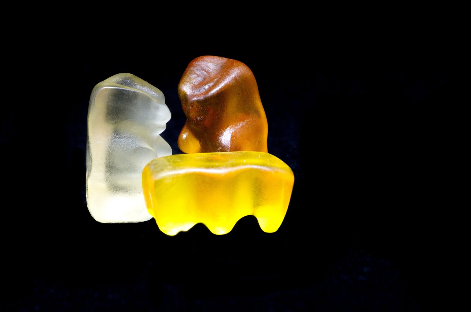 Pentax K-50 sample photo. Gummibärchen, background, black photography