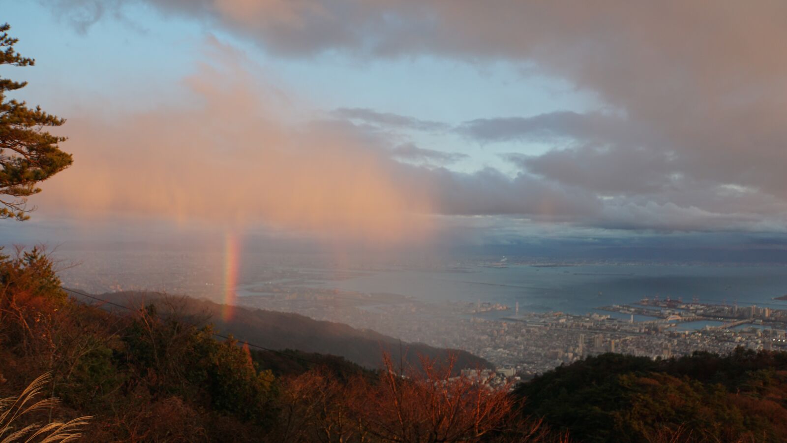 Sony E 18-200mm F3.5-6.3 OSS LE sample photo. Kobe, rokko mountain, rainbow photography