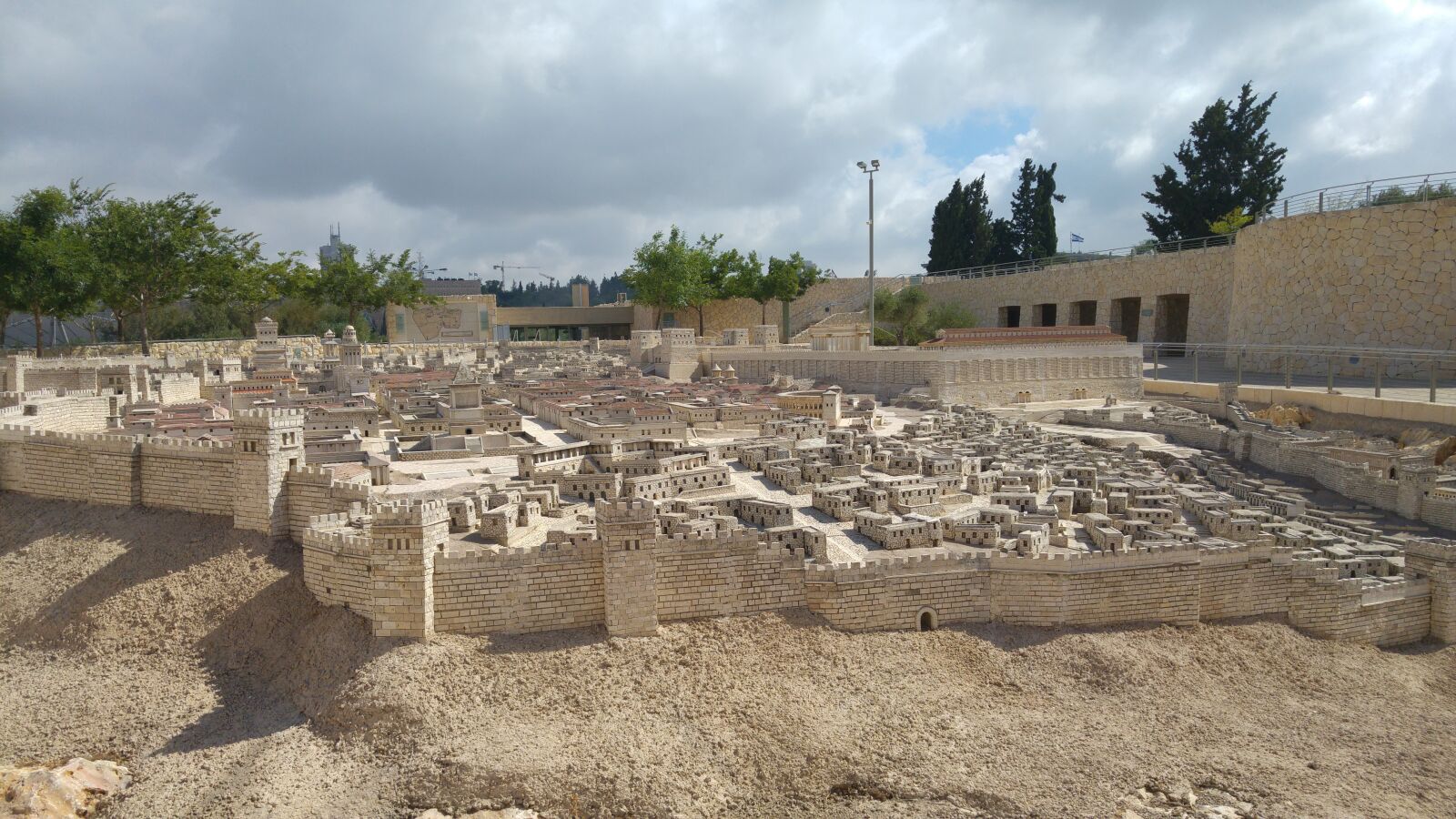 LG G4 sample photo. Israel, scale model, history photography
