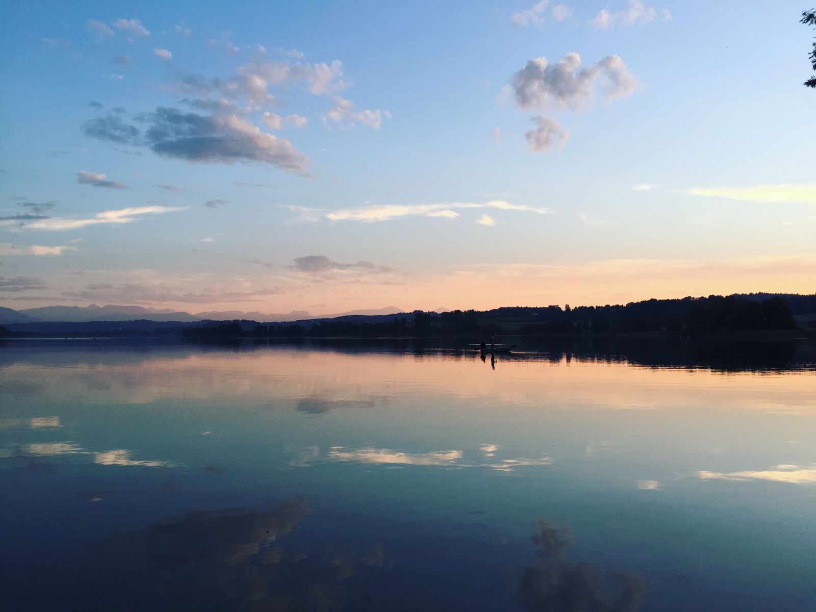 Apple iPhone 6 sample photo. Dusk, march, river, sky photography