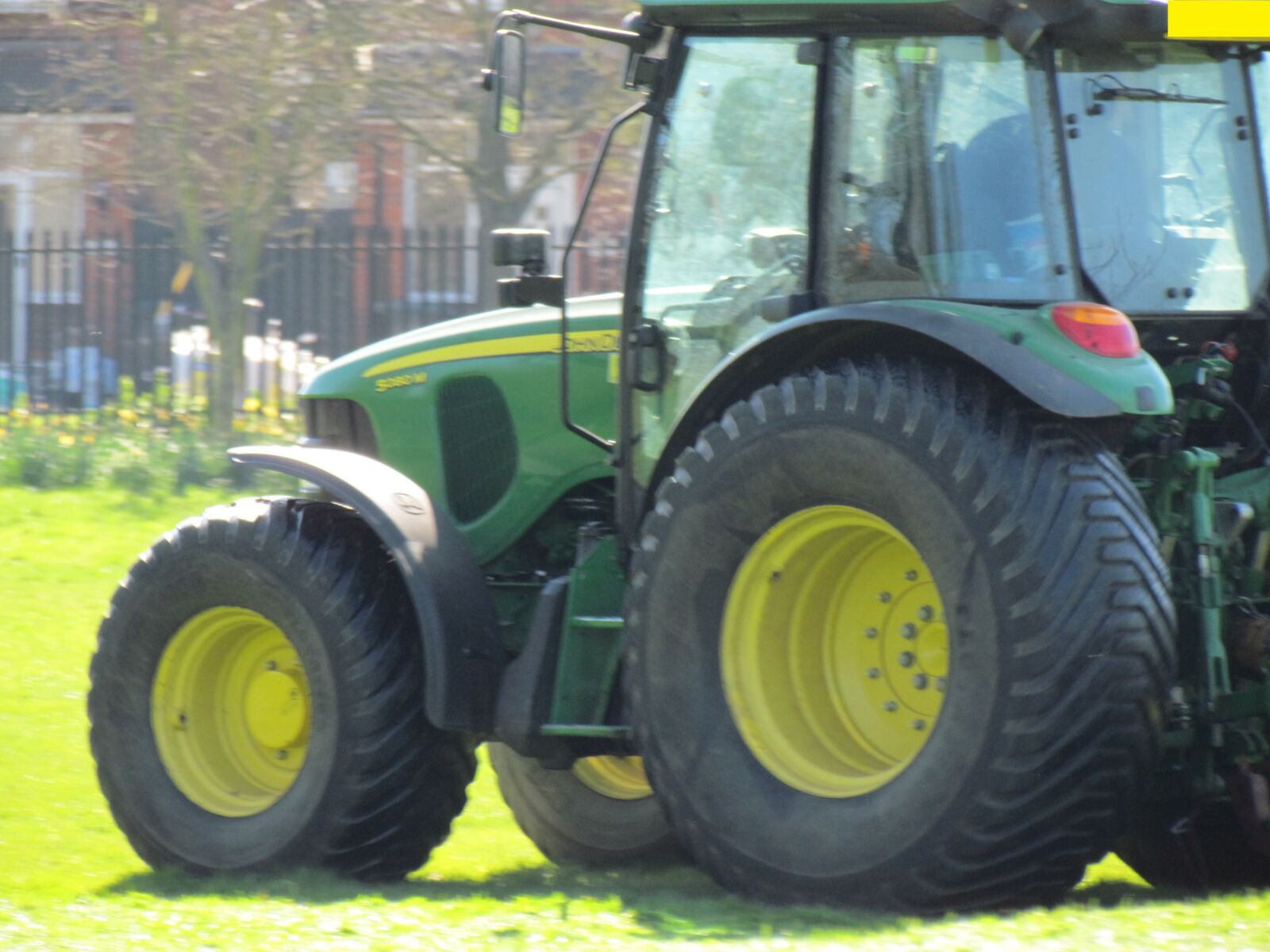 Canon PowerShot SX30 IS sample photo. Tractor, summer, park photography