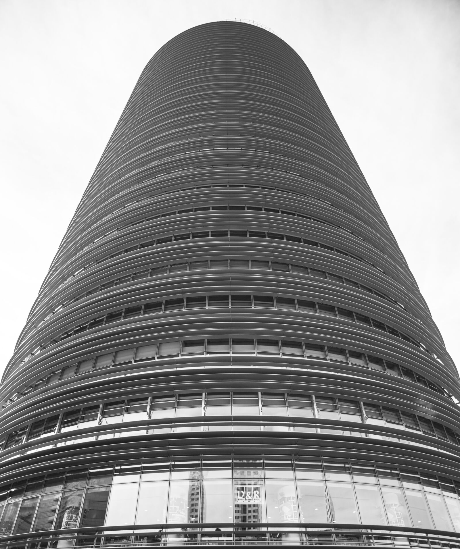 Canon EF 20-35mm F3.5-4.5 USM sample photo. Building, architecture, skyscraper photography