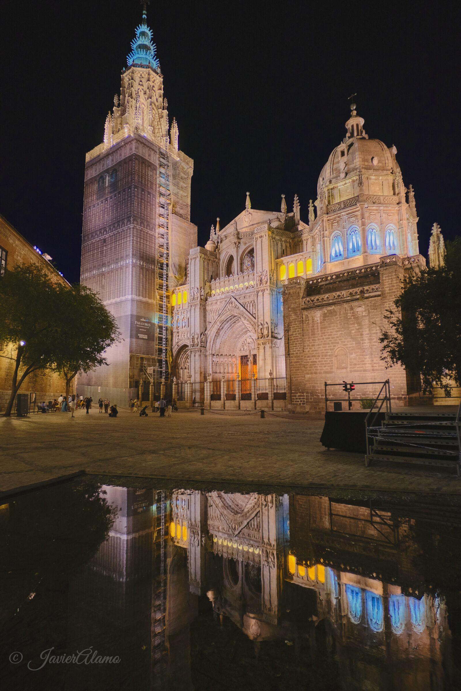 Fujifilm X-T3 sample photo. Cathedral reflections, night, toledo photography