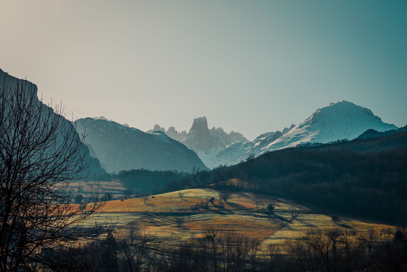 Canon EOS 6D sample photo. Mountain, massive, big photography