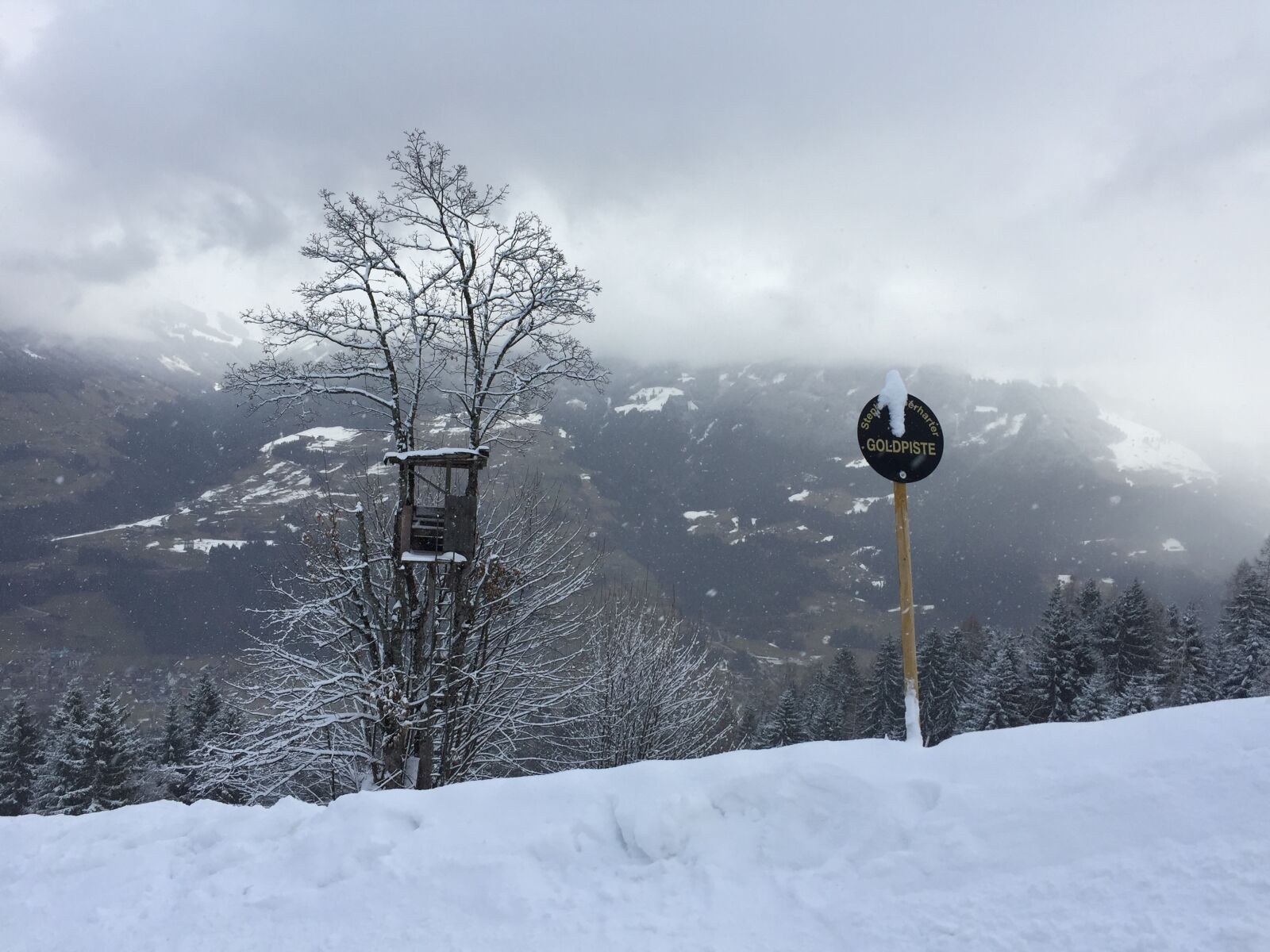 iPhone 6 back camera 4.15mm f/2.2 sample photo. Clouds, form, ski, slope photography