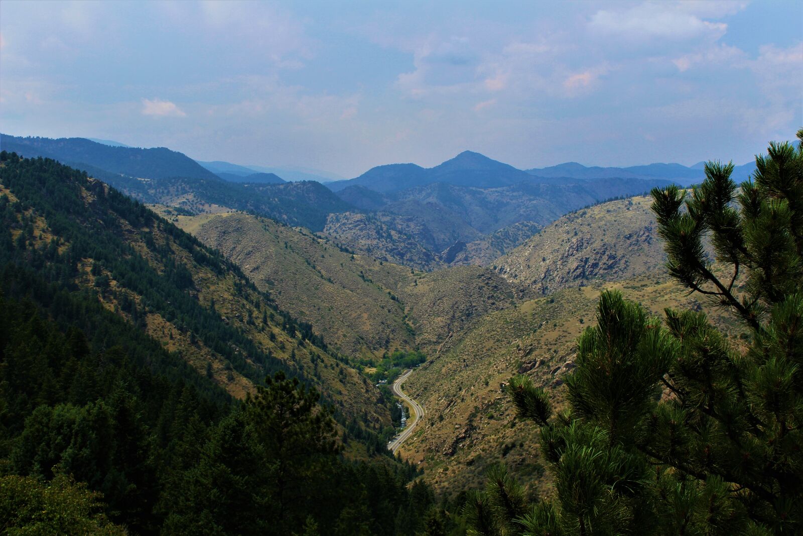 Canon EOS 1300D (EOS Rebel T6 / EOS Kiss X80) sample photo. Valley, overlook, landscape photography