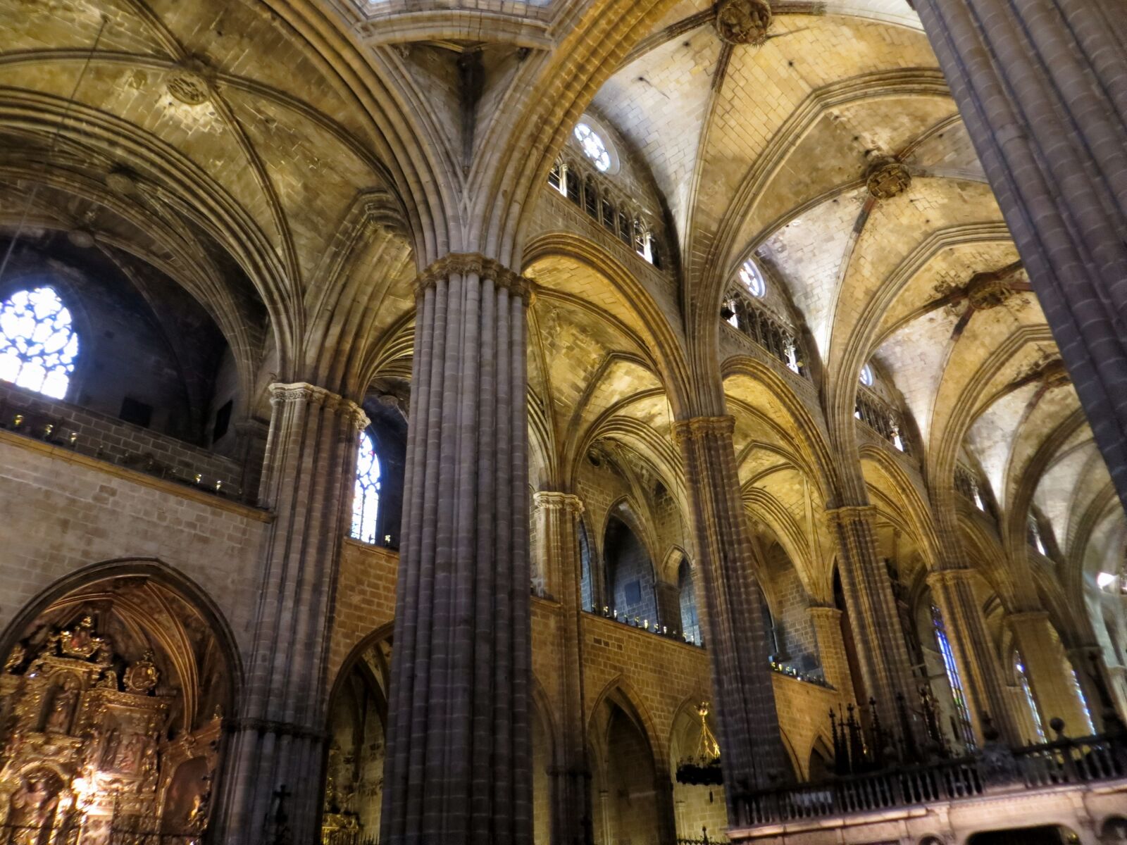 Canon PowerShot SX260 HS sample photo. Church, spiritual, barcelona photography