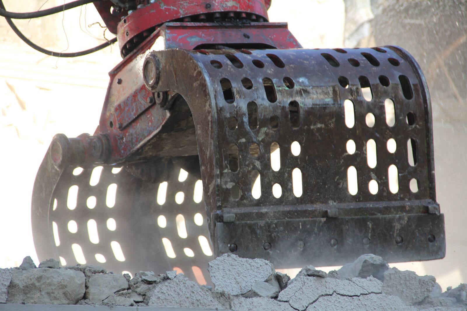 Canon EOS 60D sample photo. Backhoe bucket, site, construction photography