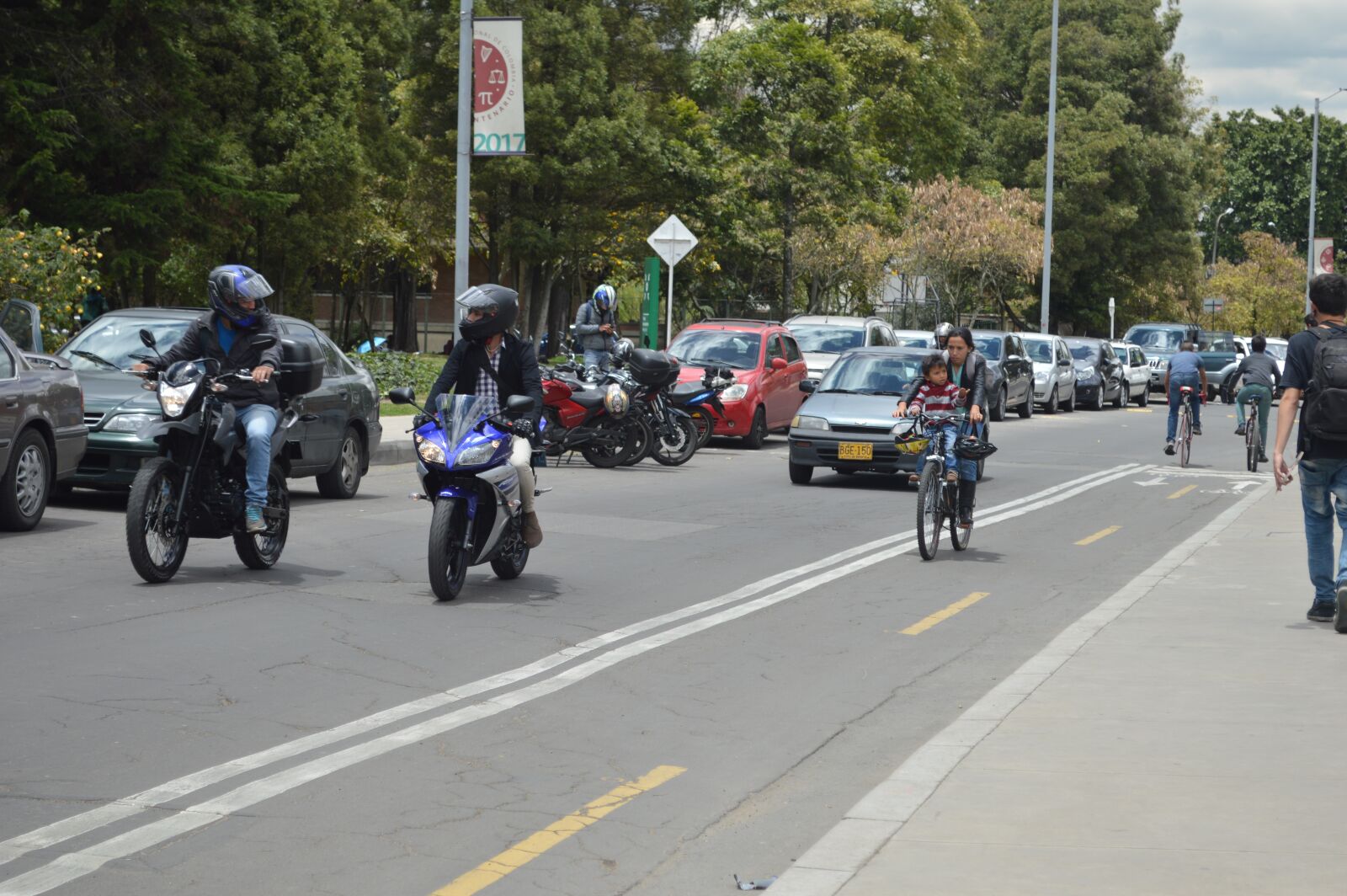 Nikon D3200 sample photo. Bogotá, unal, bicycle photography