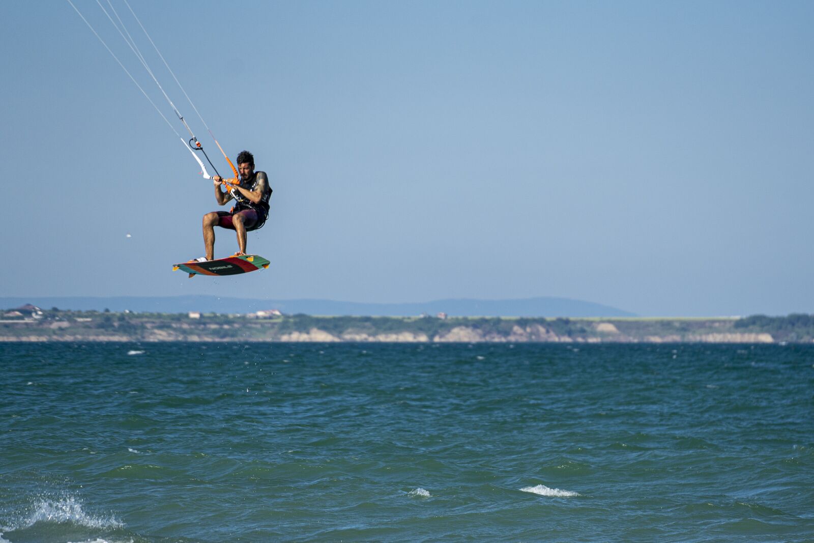 Sony a7 II + Sony FE 70-200mm F4 G OSS sample photo. Kite, surf, sea photography