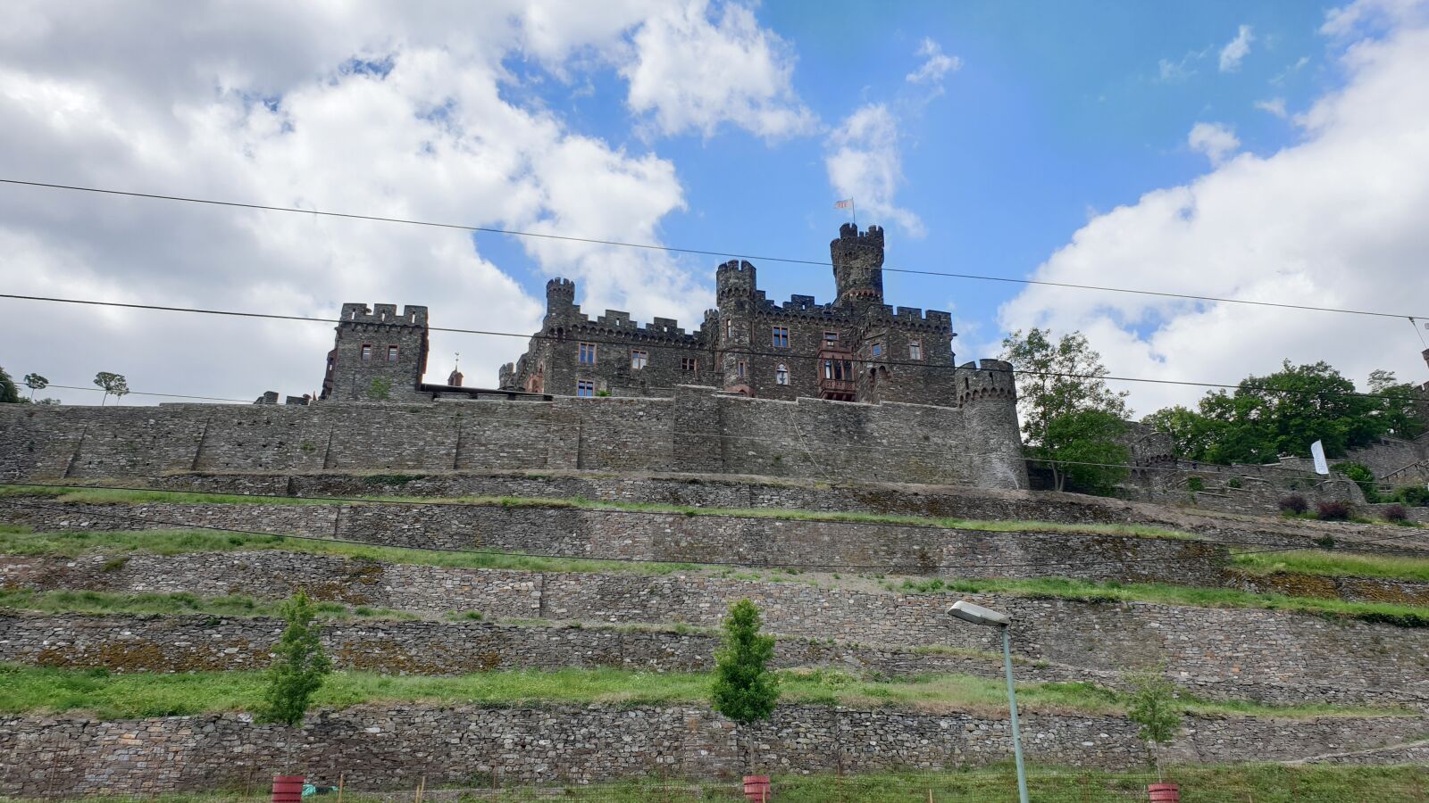 Samsung Galaxy Note9 sample photo. Castle, forest, sky photography
