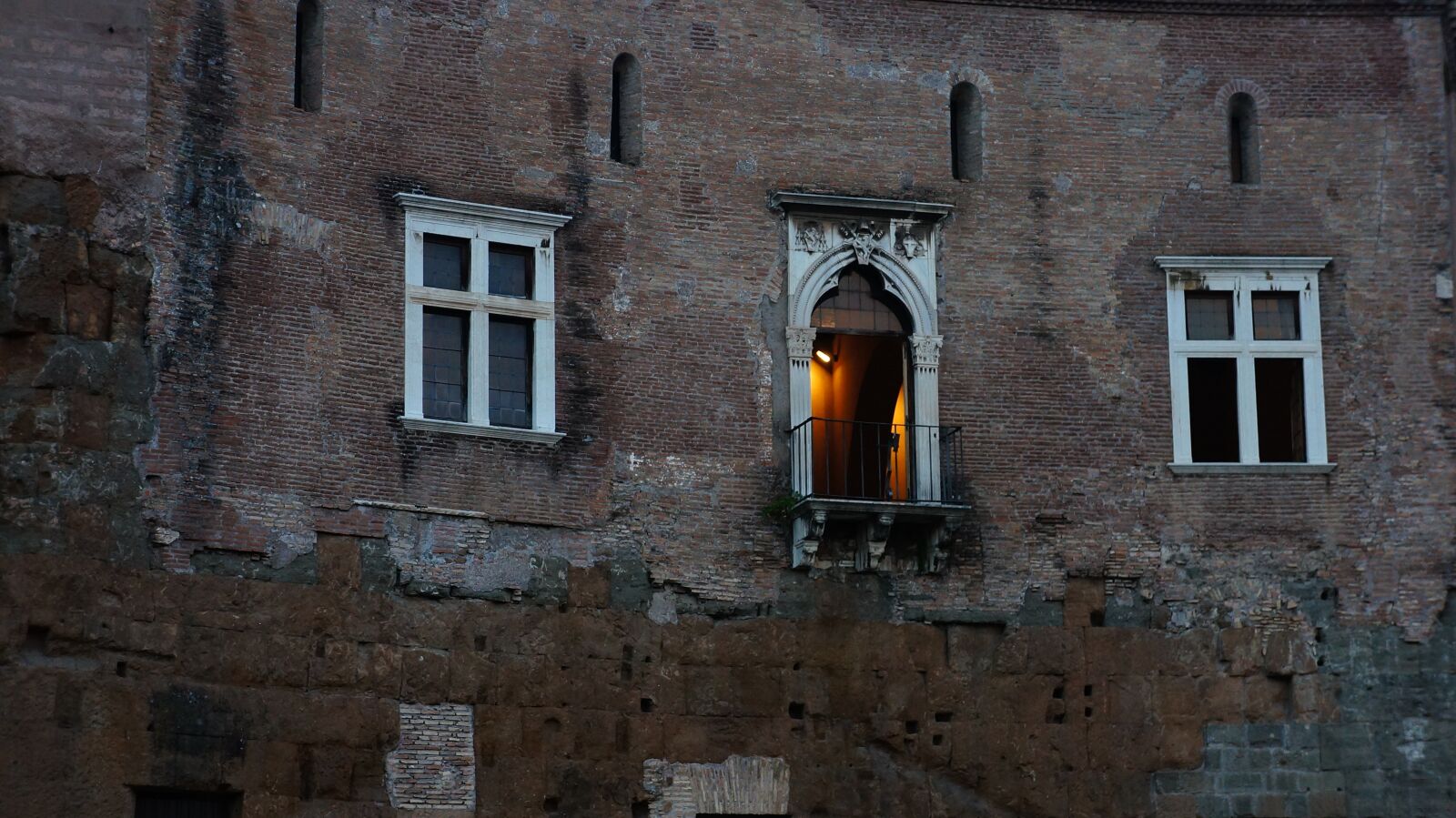 Sony Alpha NEX-5N sample photo. Lake dusia, the window photography