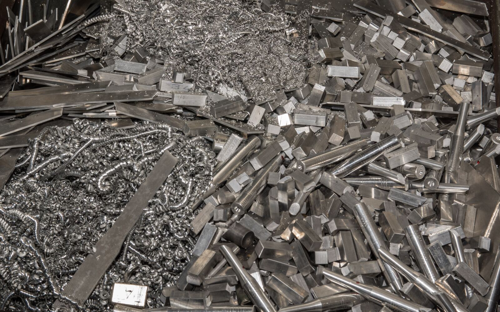 Pentax K-3 sample photo. Aluminium, waste, industrial waste photography