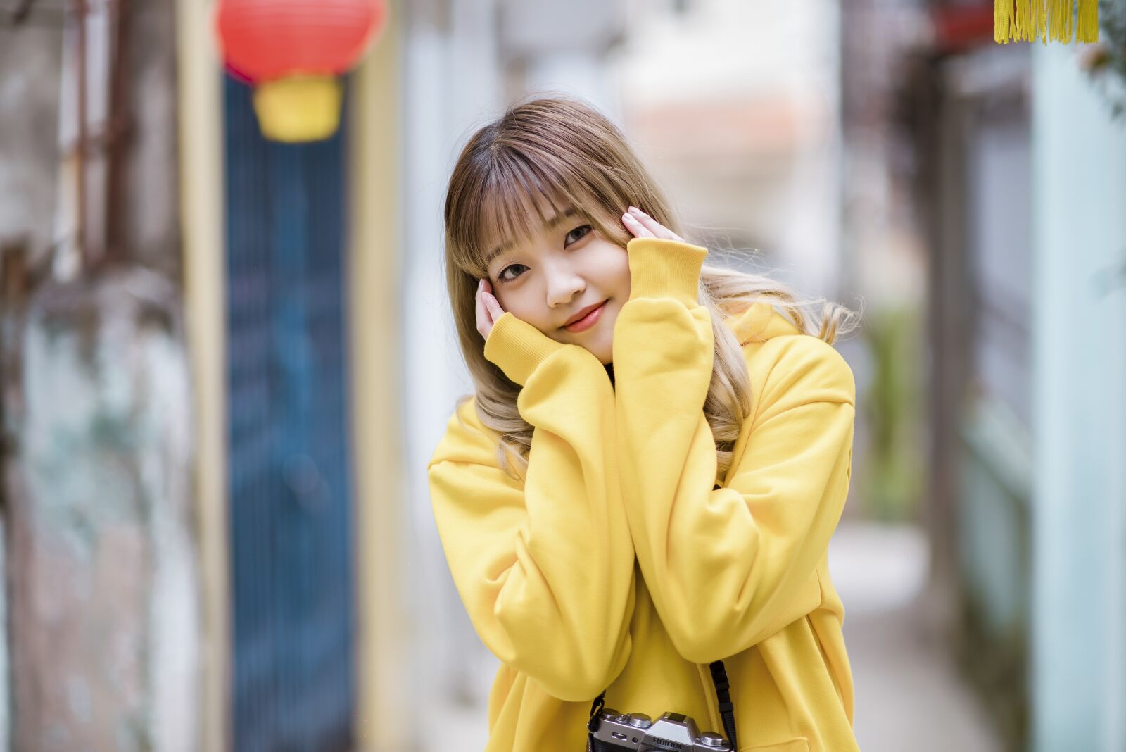 Nikon D750 sample photo. Girl, yellow, fashion photography