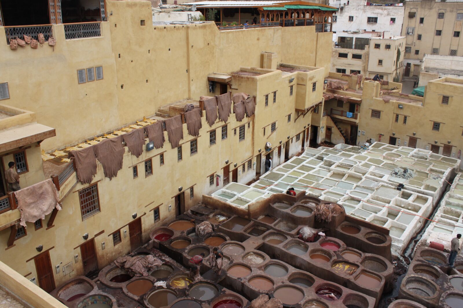 Canon EOS 500D (EOS Rebel T1i / EOS Kiss X3) sample photo. Tannery, morocco, skins photography