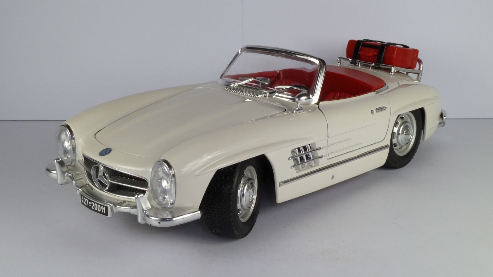Panasonic Lumix DMC-ZS7 (Lumix DMC-TZ10) sample photo. Mercedes, 300 sl, cabrio photography