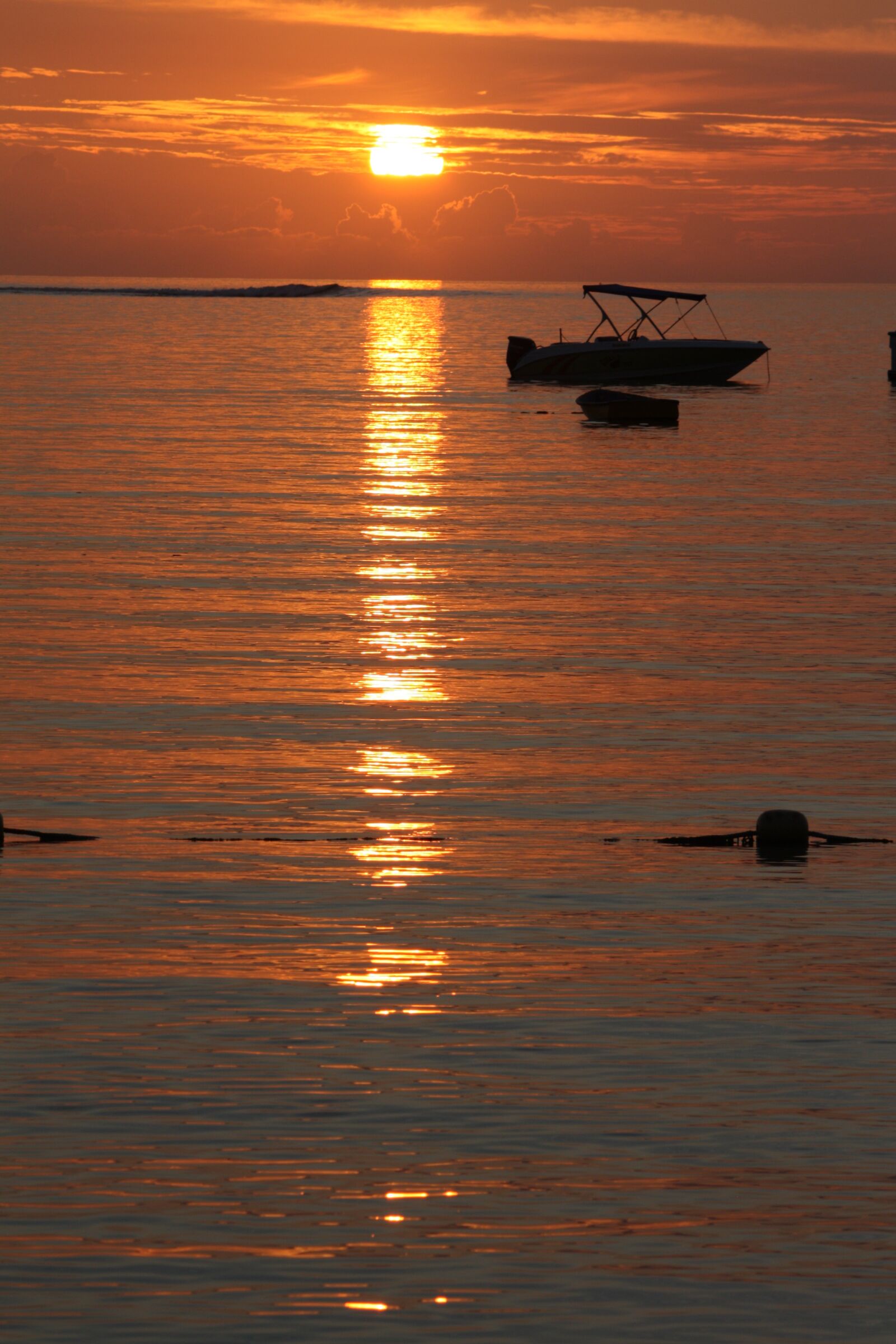 Canon EOS 450D (EOS Rebel XSi / EOS Kiss X2) sample photo. Sunset, sea, ocean photography