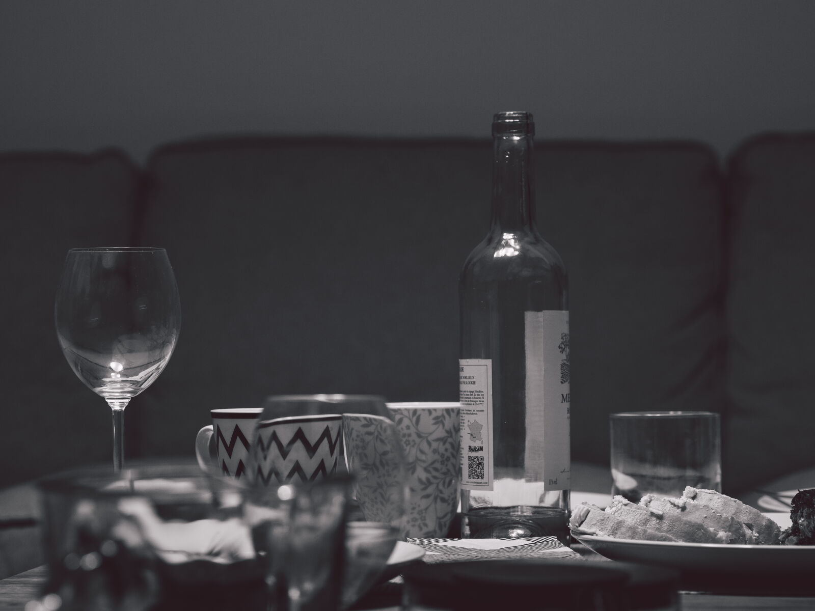 Olympus OM-D E-M5 sample photo. Alcohol, bottle, dishes, glass photography