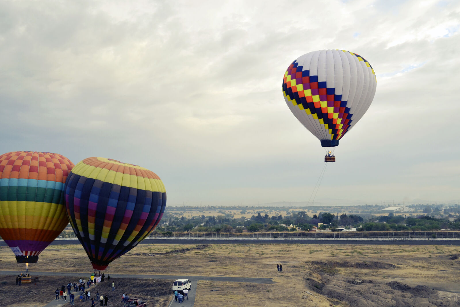 Nikon D5100 sample photo. Aerostatic, globe, cielo, clouds photography