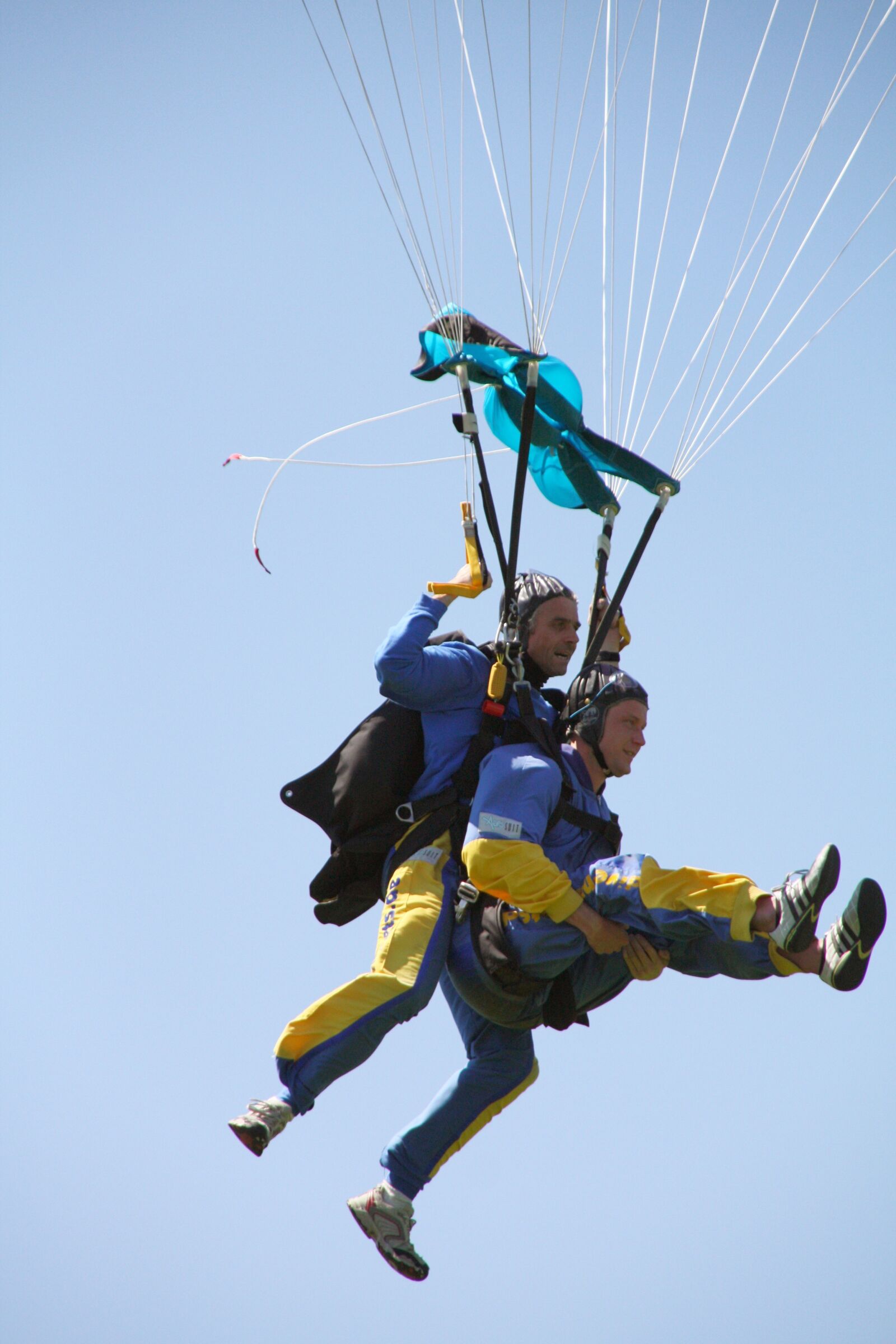 Canon EOS 450D (EOS Rebel XSi / EOS Kiss X2) sample photo. Parachute, skydiving, flying photography