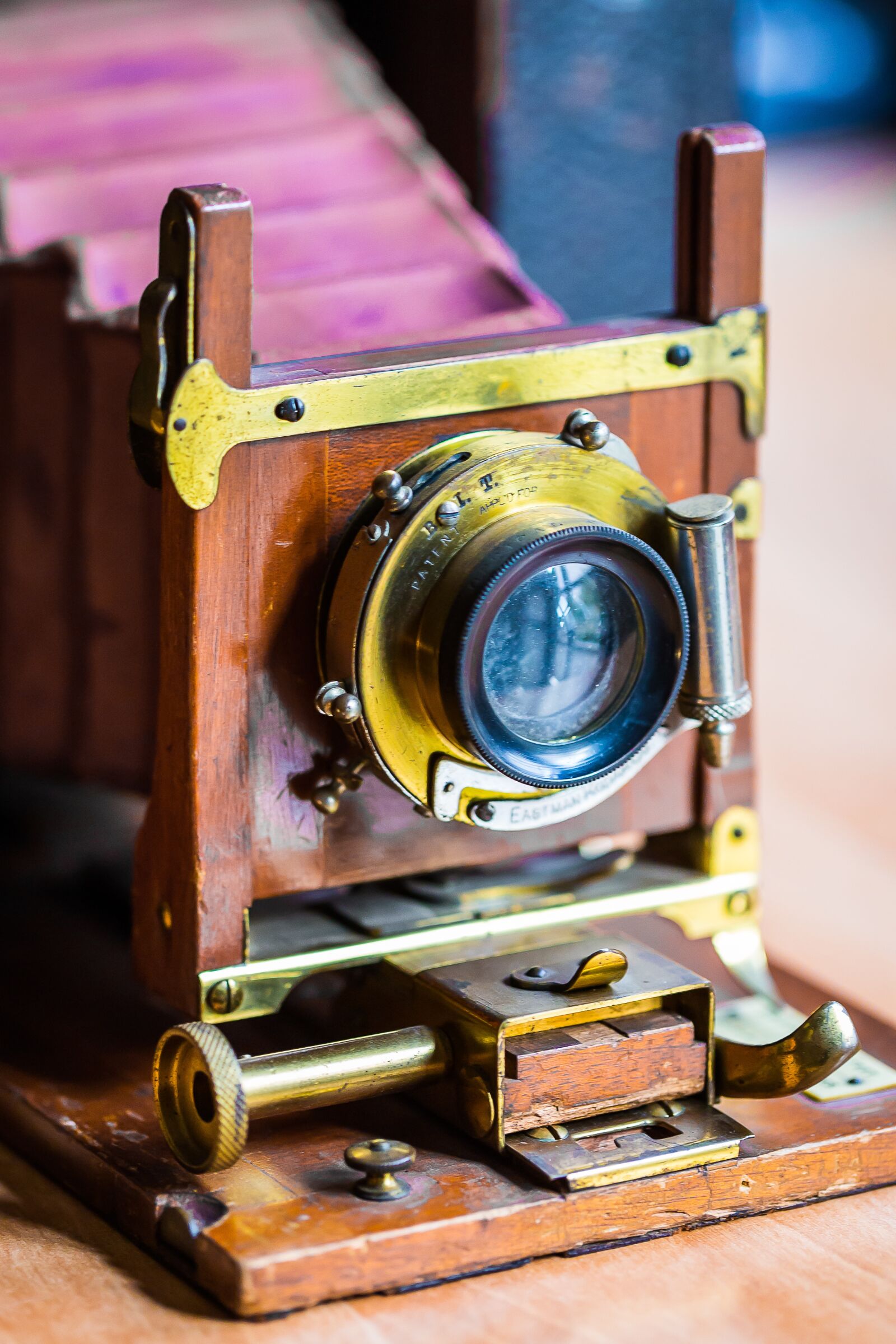 Canon EF 100mm F2.8L Macro IS USM sample photo. Camera, old, lens photography