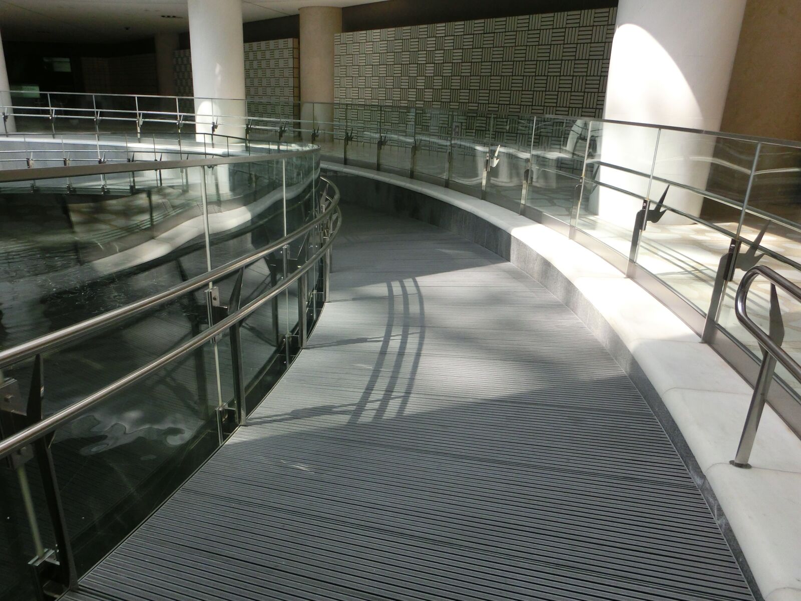 CASIO EX-ZR200 sample photo. Station, kanazawa, motenashi photography