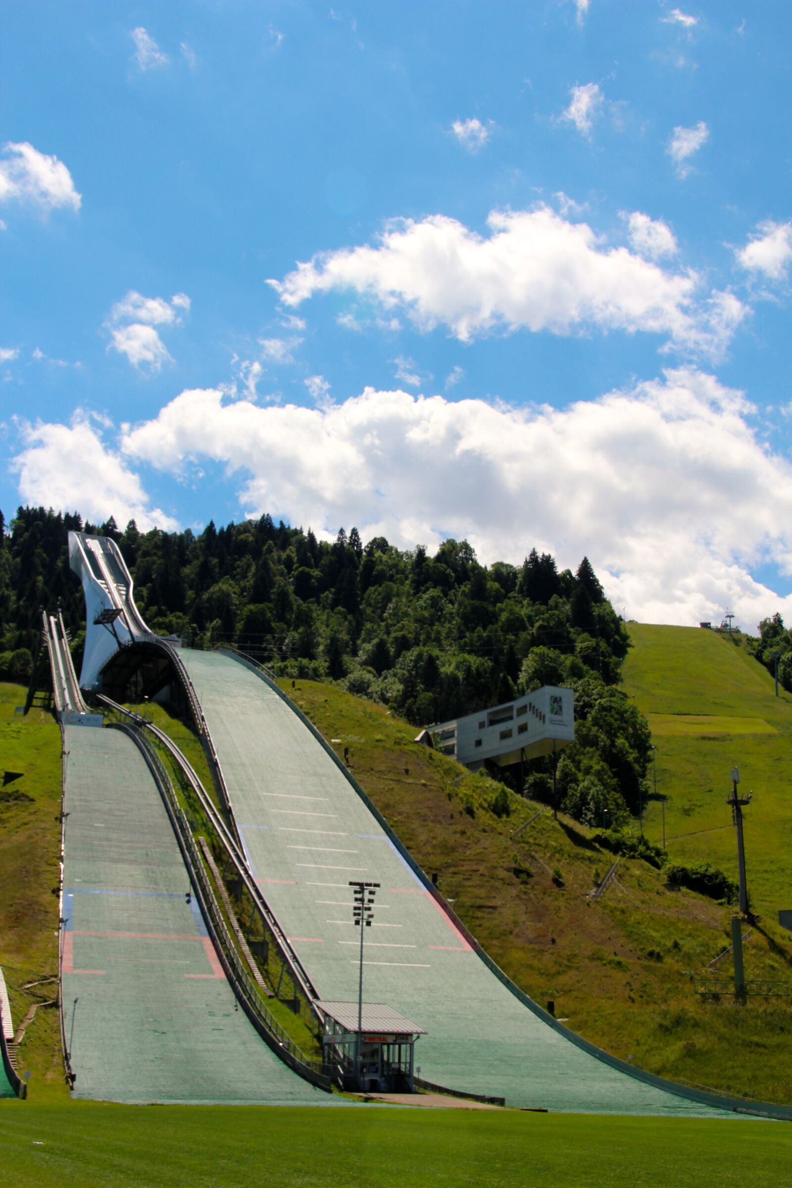 Canon EOS 600D (Rebel EOS T3i / EOS Kiss X5) sample photo. Ski resort, garmisch partenkirchen photography