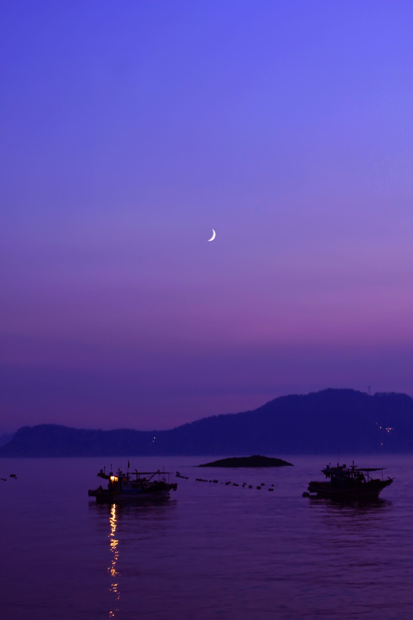 Canon EOS 40D sample photo. In the evening, glow photography