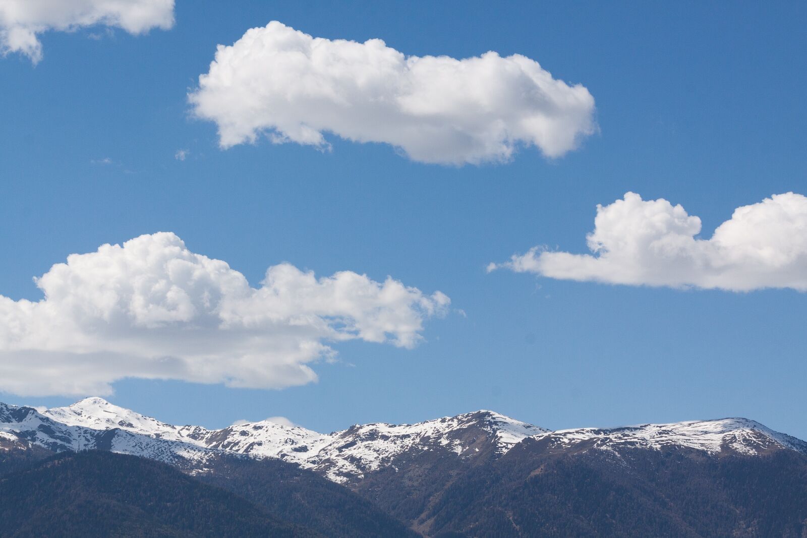 Canon EOS 50D sample photo. Clouds, mountains, snowy photography