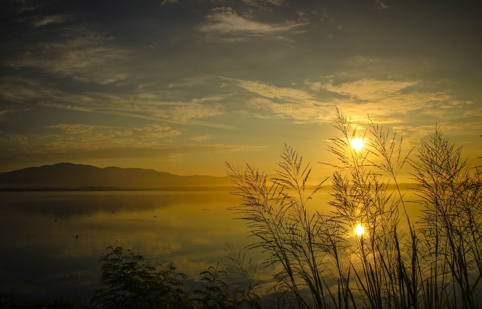 Canon EOS 600D (Rebel EOS T3i / EOS Kiss X5) sample photo. Sunrise, morning, landscape photography