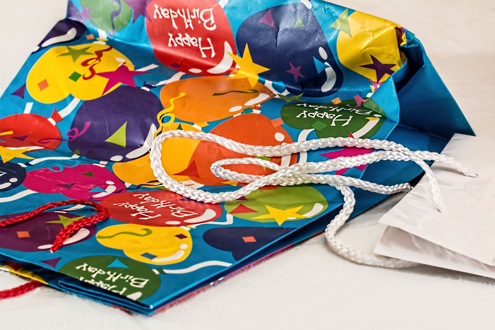 Canon EF 100mm F2.8L Macro IS USM sample photo. Gift wrapping, birthday, parcel photography
