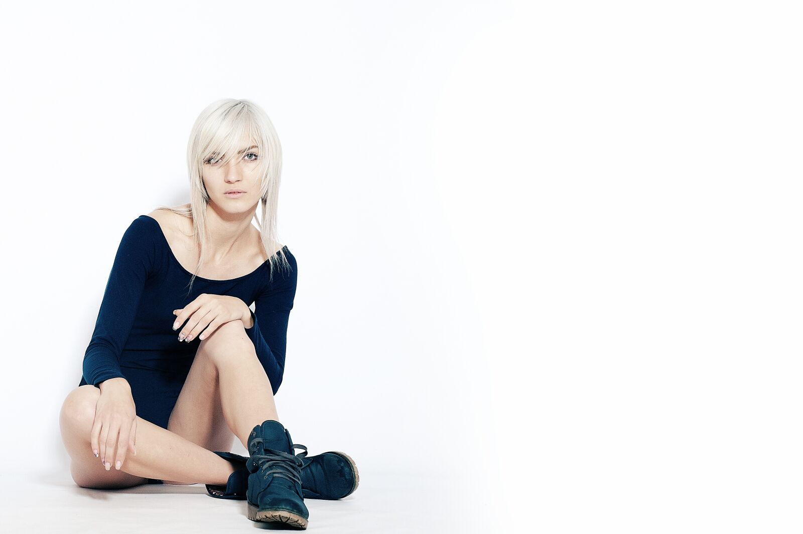 Nikon D700 sample photo. Woman, stand-alone, people photography