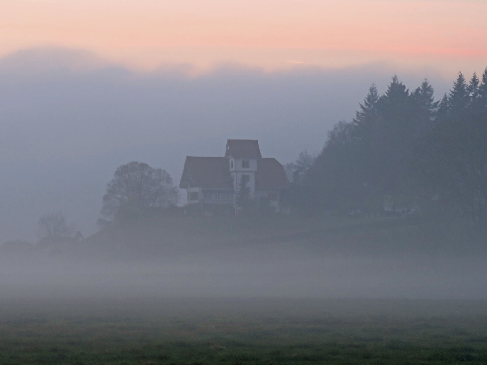 Canon PowerShot G7 X sample photo. Grey, landscape, mist photography
