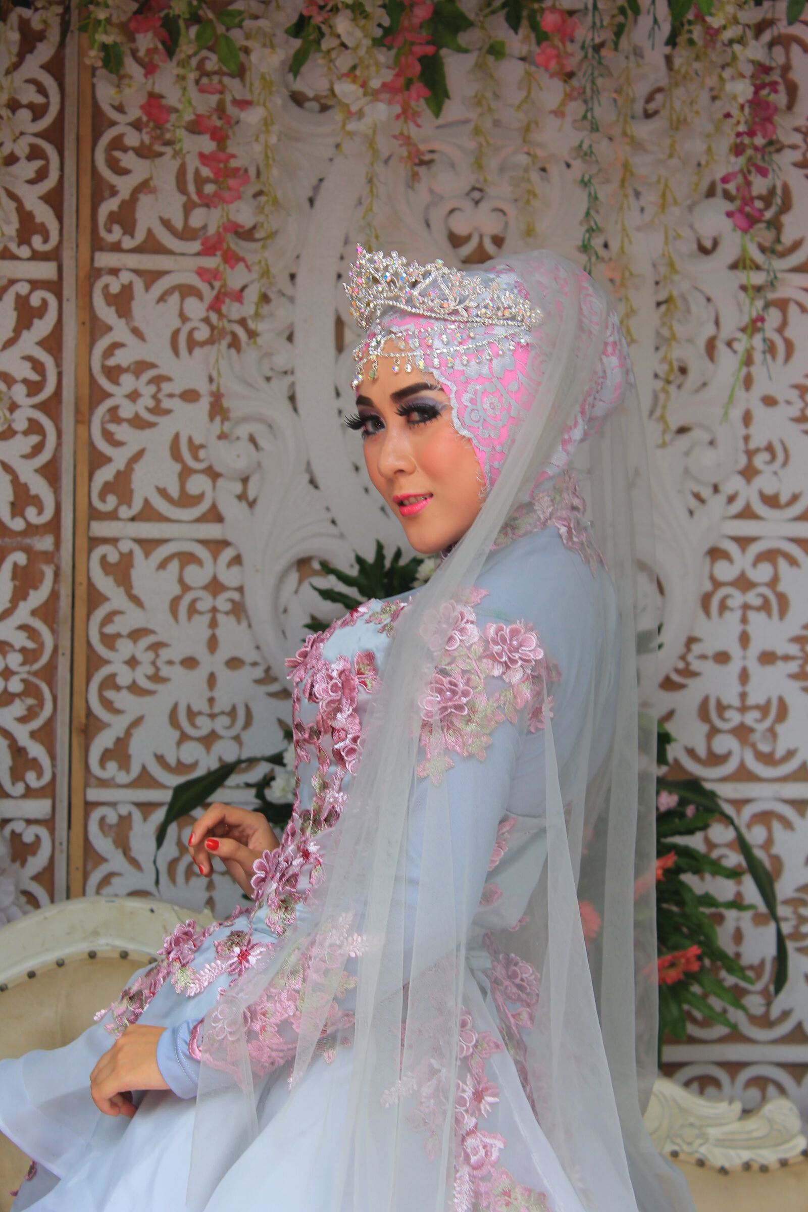 Canon EOS 60D sample photo. Woman, portrait, wedding dress photography