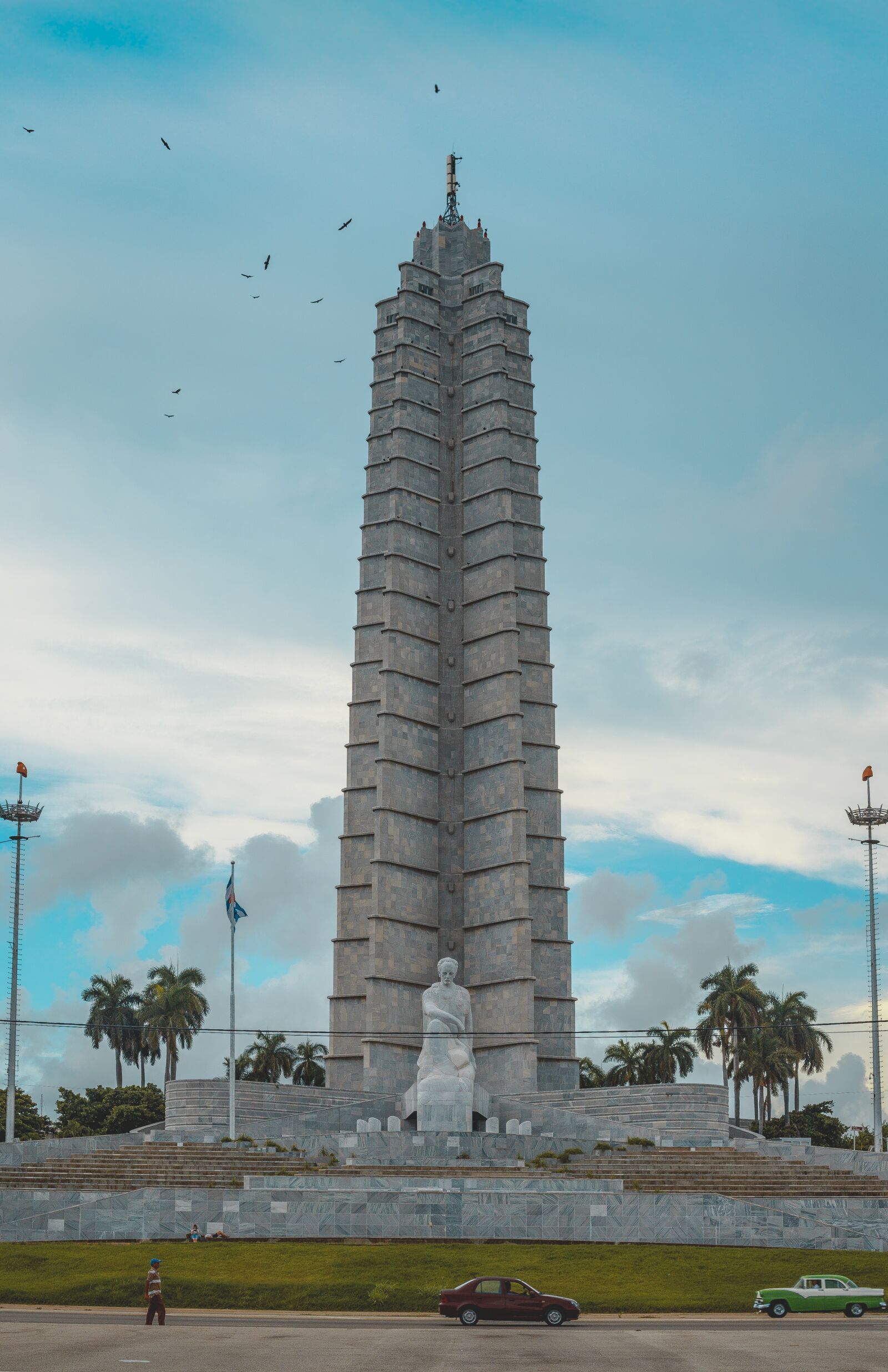 Canon EOS 6D + Canon EF 50mm F1.4 USM sample photo. Cuba, plaza, structure photography