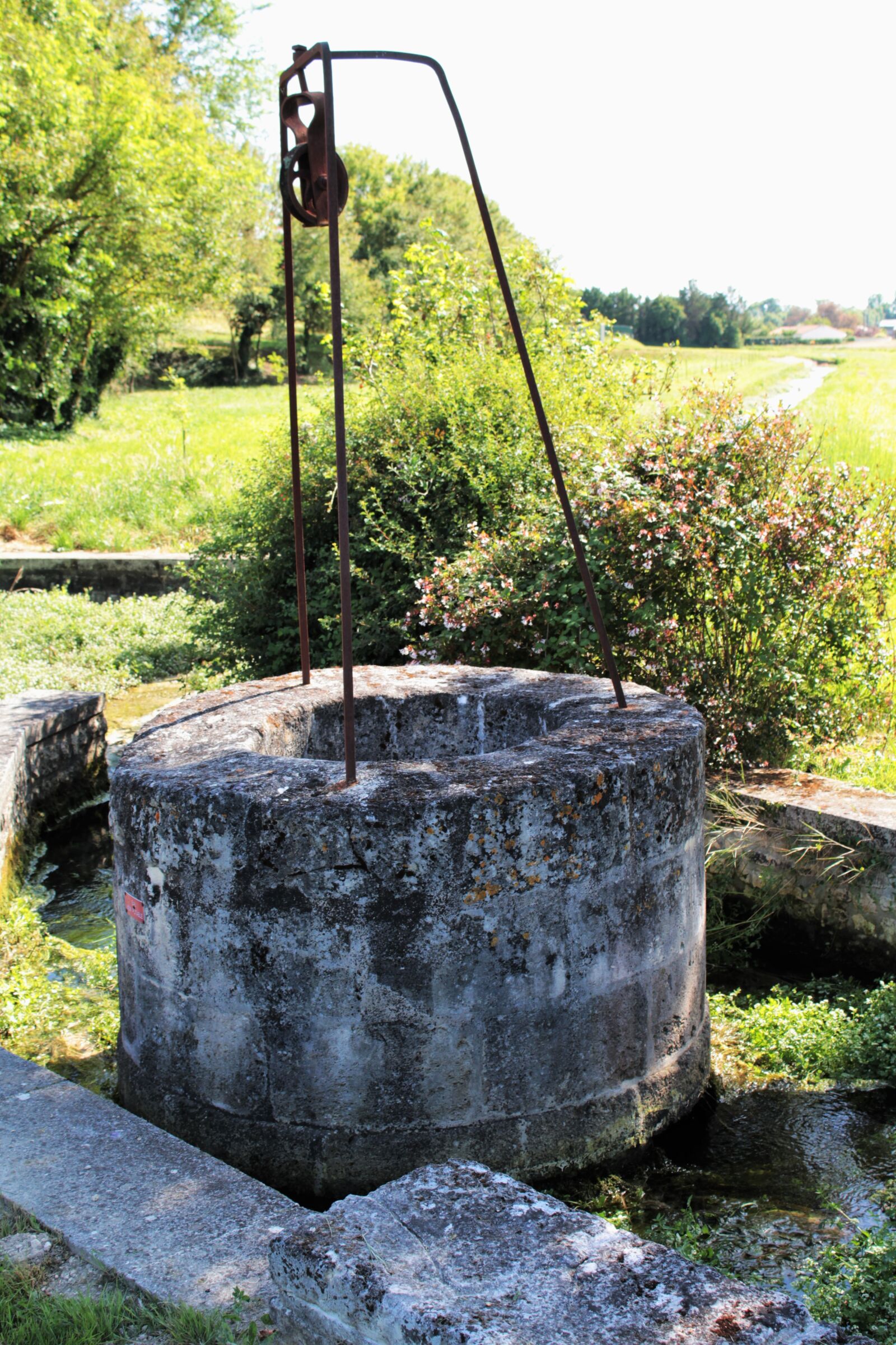 Canon EOS 1200D (EOS Rebel T5 / EOS Kiss X70 / EOS Hi) sample photo. Well, stone well, france photography