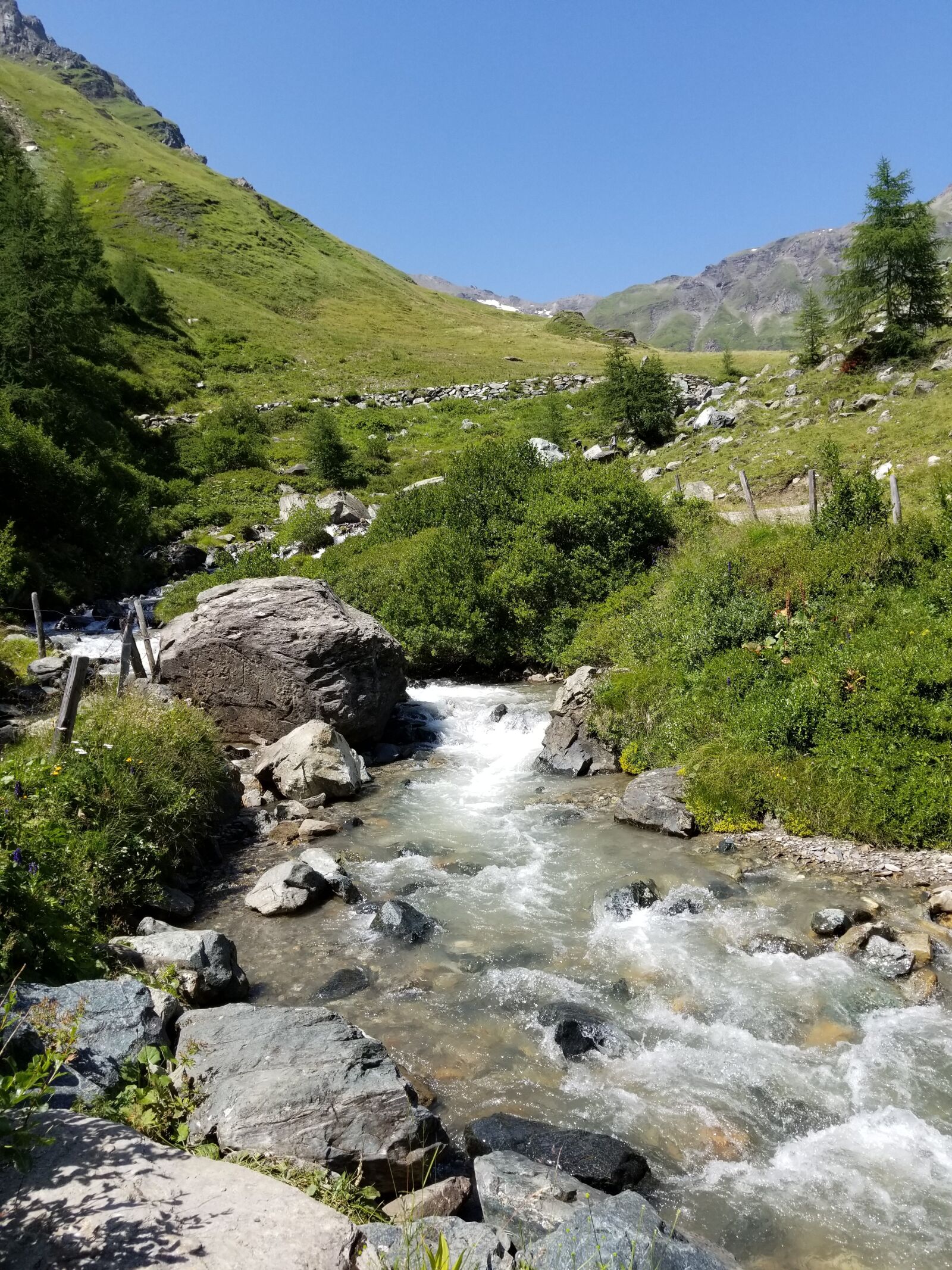 Samsung Galaxy S8 sample photo. Mountain, stream, nature photography