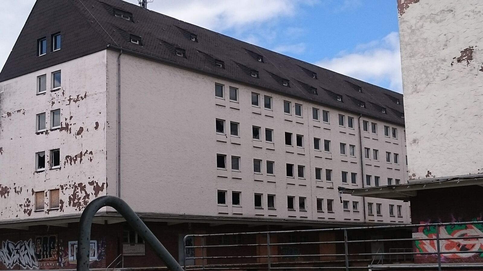 Sony Xperia Z3 sample photo. Magazinhof, kassel, army photography