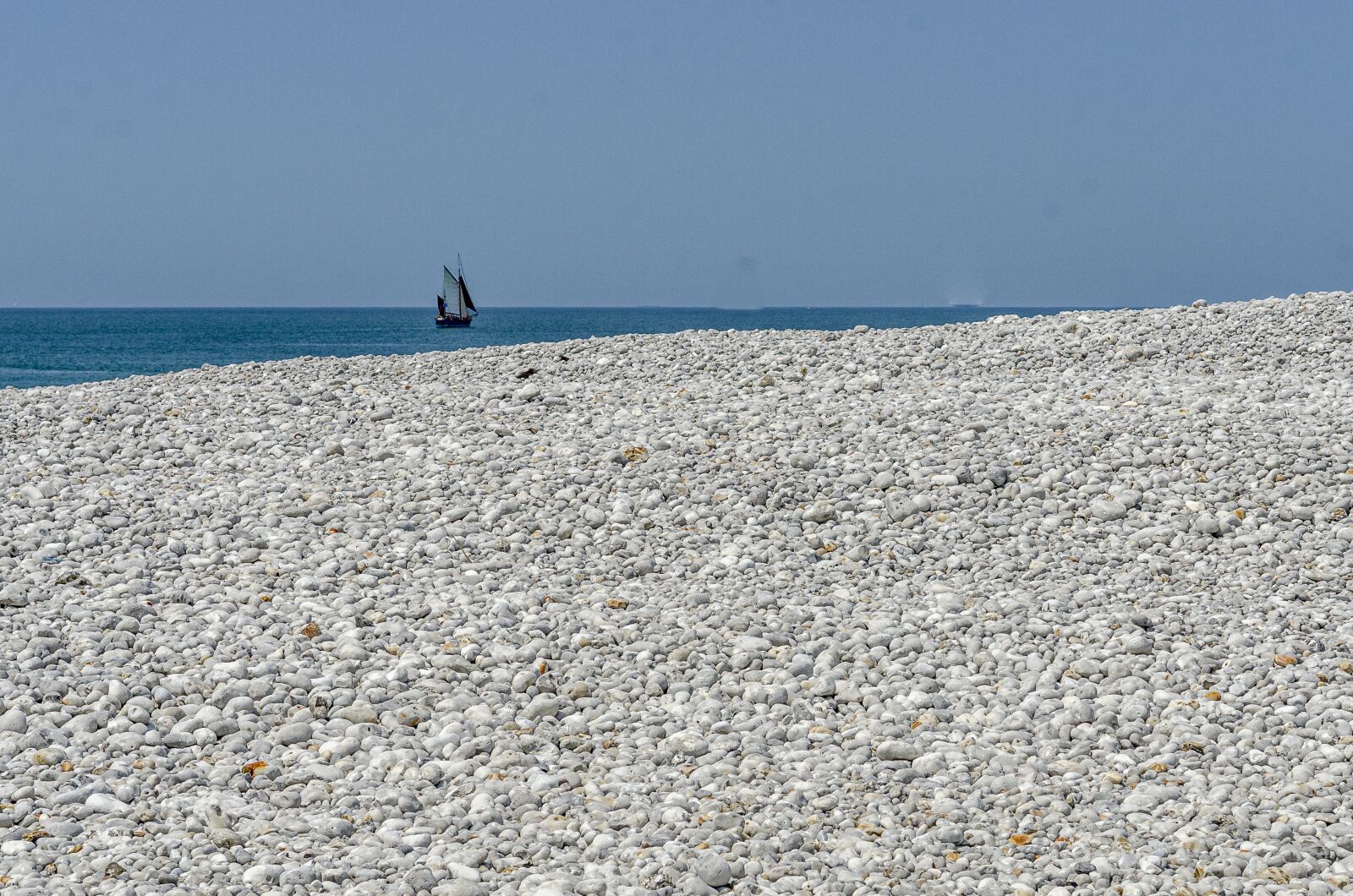 Nikon D7000 sample photo. Roller, horizon, boat photography