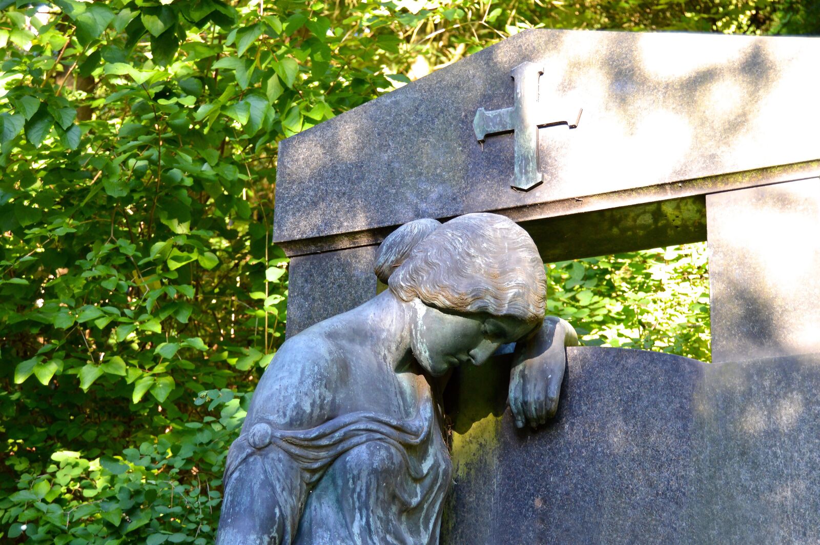 Nikon D3200 sample photo. Angel, figure, cemetery photography