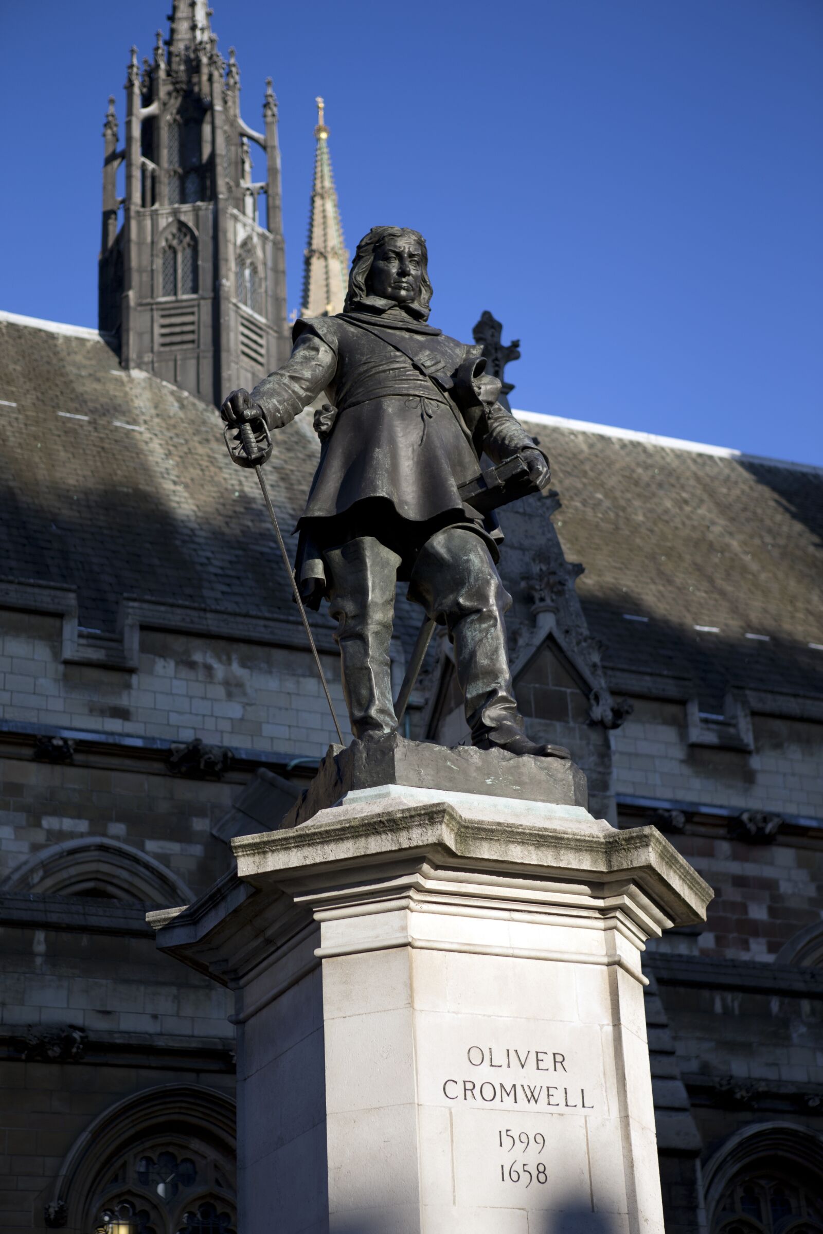 Canon EOS-1D X + Canon EF 24-70mm F2.8L USM sample photo. Bronze statue, oliver cromwell photography
