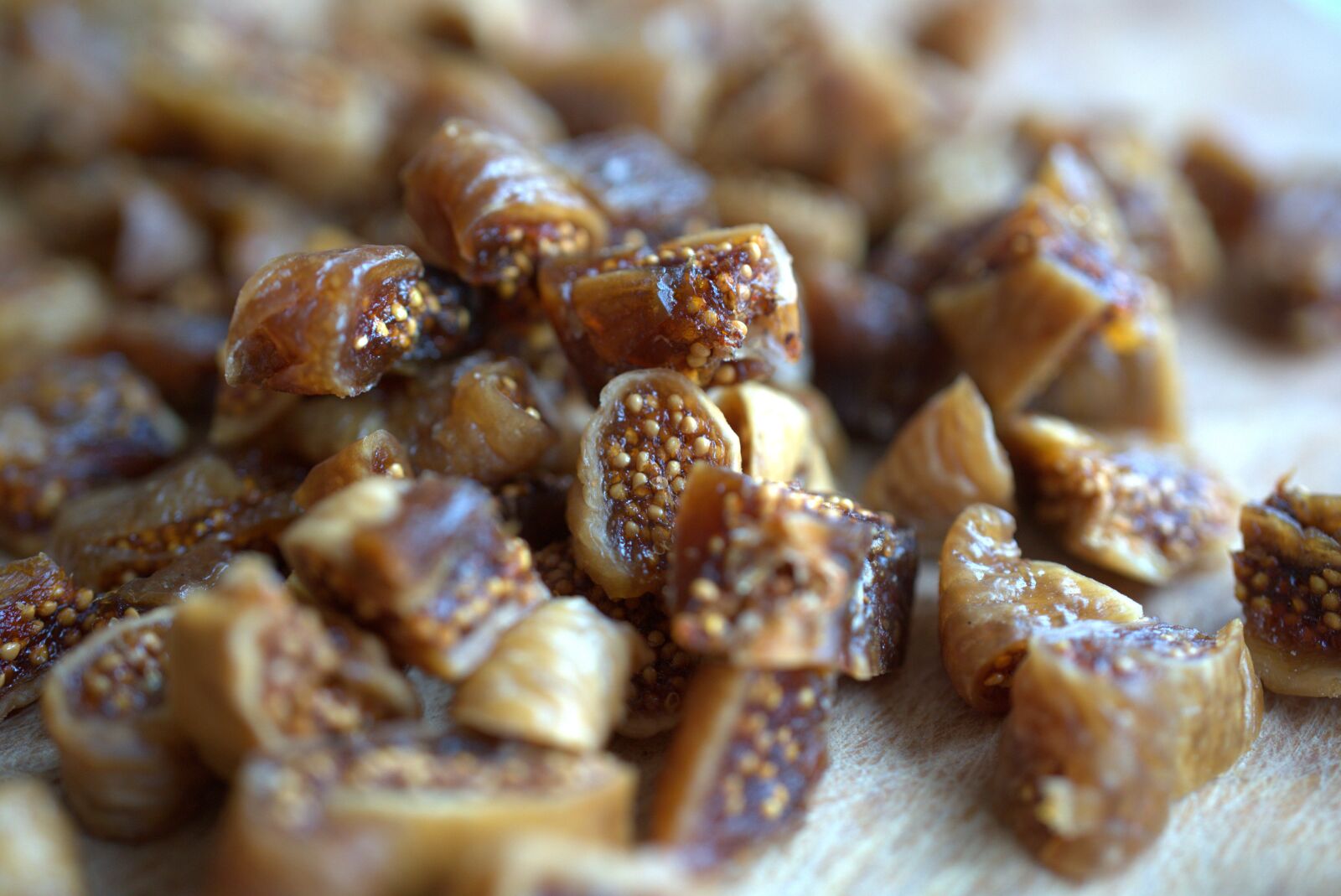 Sony FE 50mm F2.8 Macro sample photo. Figs, dry, bake photography